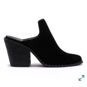 Chinese Laundry Springfield Mule (Black Suede)